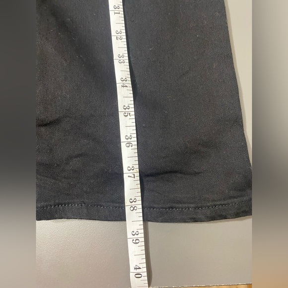 Levis Jeans Womens Size 6 Black Classic Straight Denim  Mid Rise.great condition - Picture 9 of 12